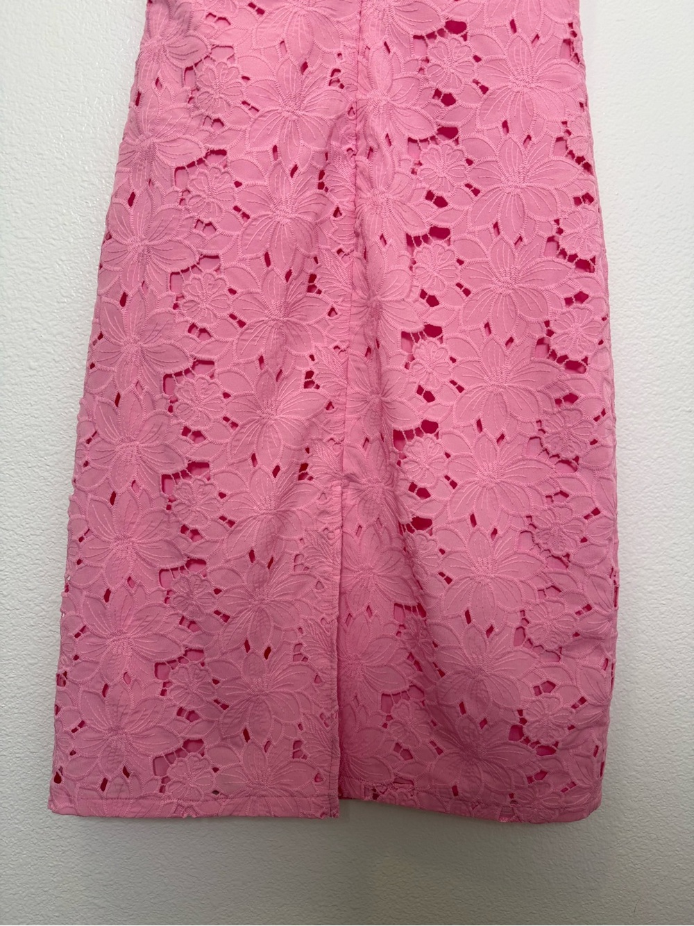 Tuckernuck Hyacinth House Carnation Eyelet Evelyn Midi Dress - Picture 6 of 11